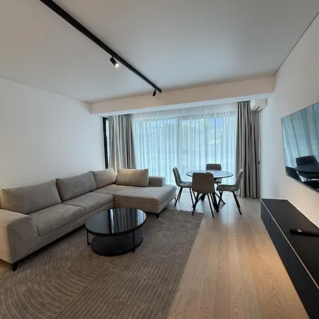 Modern 1br W/sofa Bed Near Pipera Metro * Bucarest